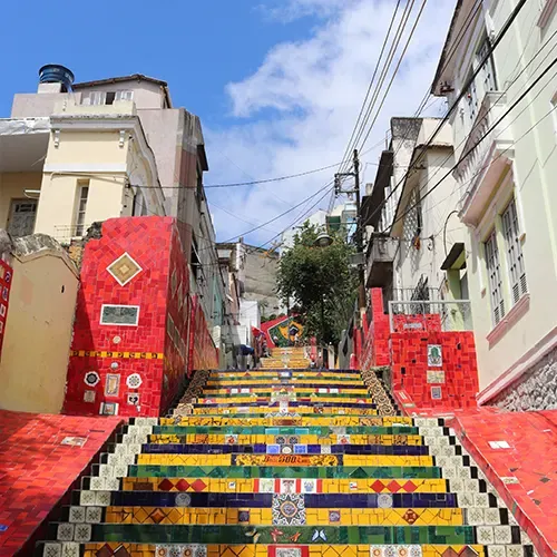 Escadaria histórica no Centro Histórico, trecho a pé do city tour em Salvador