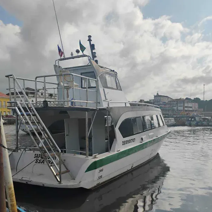 Lancha pronta para o transfer para o Alma Réveillon em Boipeba