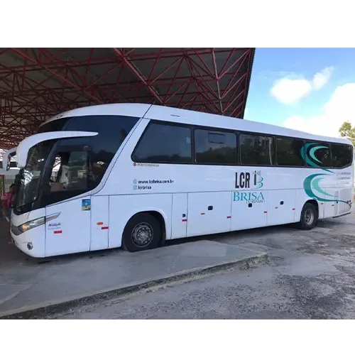 Ônibus climatizado do trecho terrestre entre Mar Grande e Bom Jardim