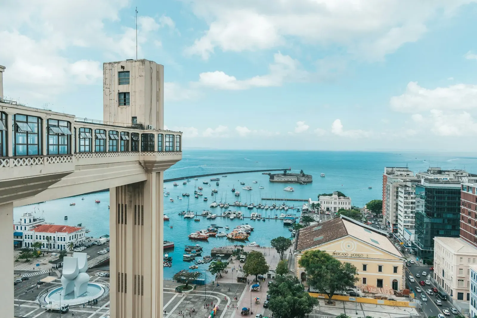 Barcos no porto de Salvador, chegada do transfer de Morro de São Paulo para Salvador