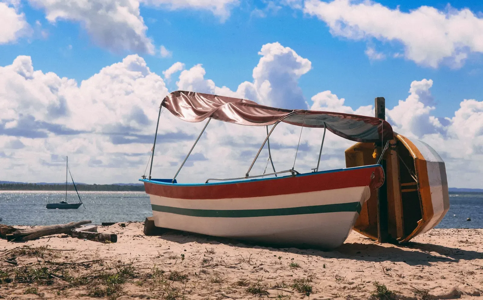 Praia da Gamboa, a vila vizinha de Morro de São Paulo Praia da Gamboa, vizinha de Morro de São Paulo na Ilha de Tinharé